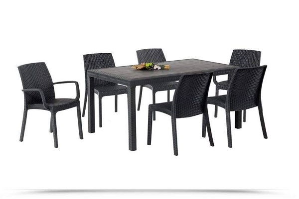 Omaggio set tavolo con 6 sedie con l'acquisto di una pergola Evolution addossata